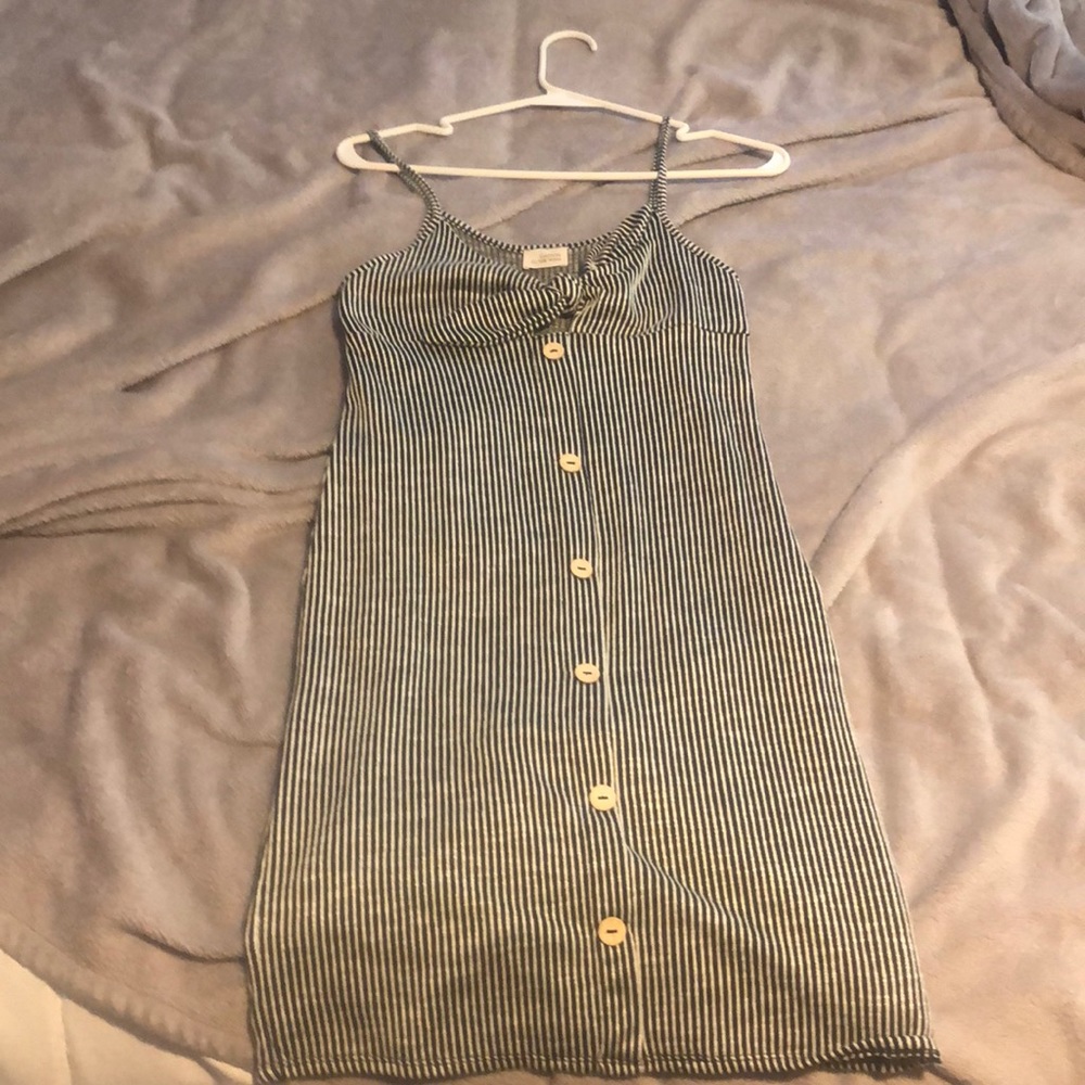 Summer dress, button detail